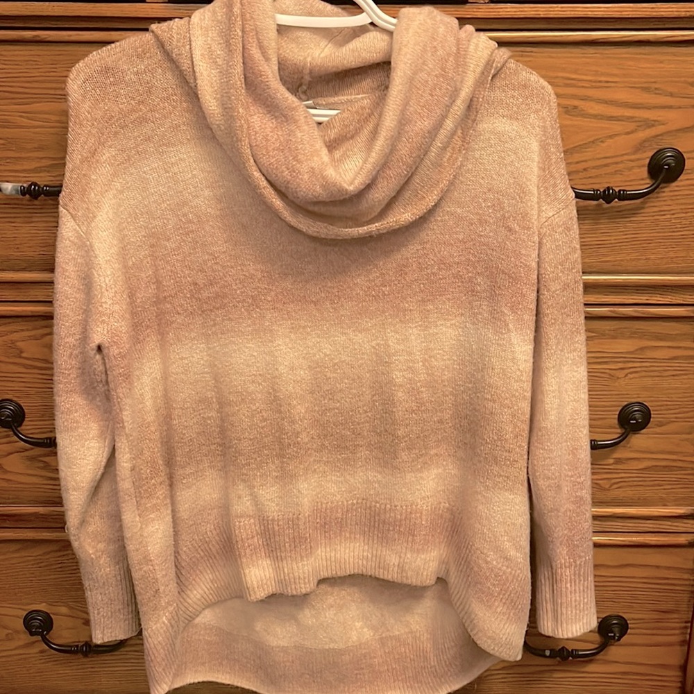American Eagle crewneck sweater!